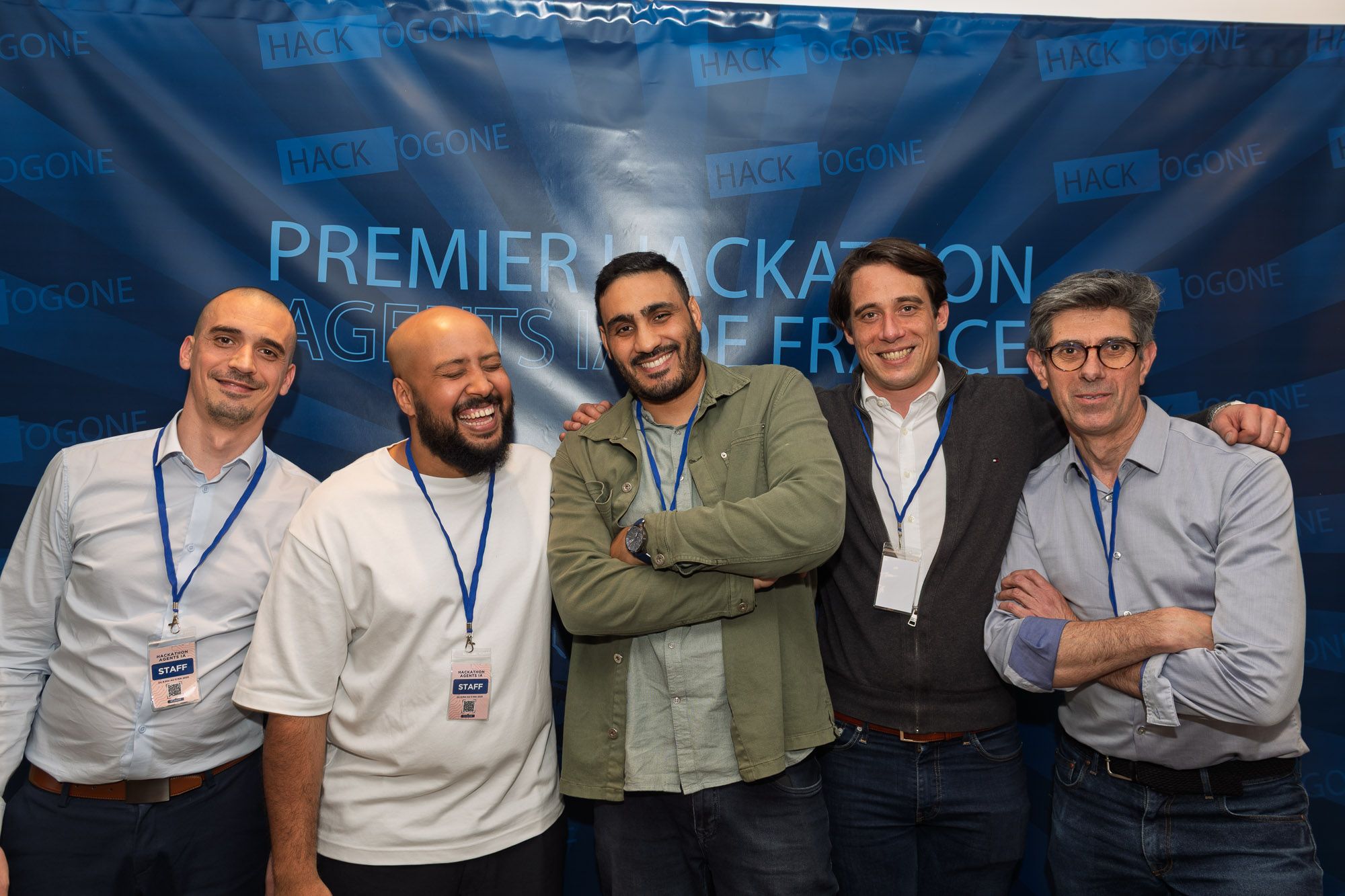 Fondateurs devant banniere Hacktogone